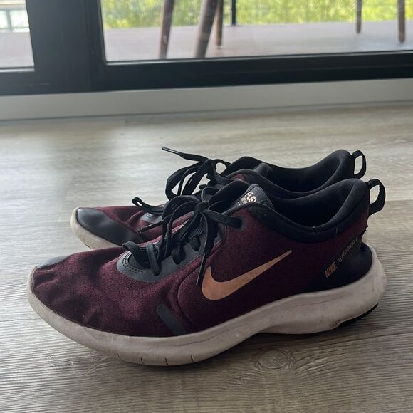 Maroon and Gold Nike Flex Experience 8 - Picture 3 of 5